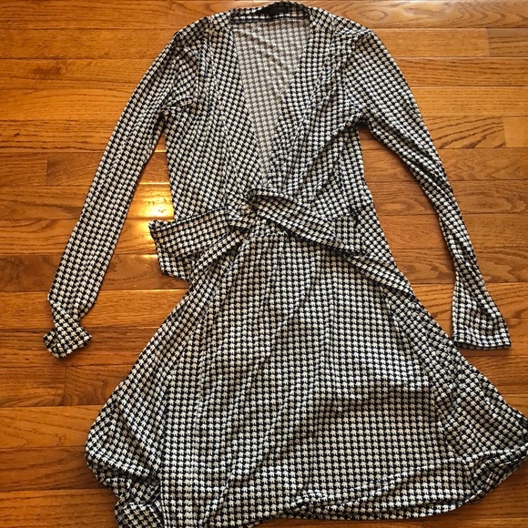 Banana Republic Dresses & Skirts - Banana republic wrap dress